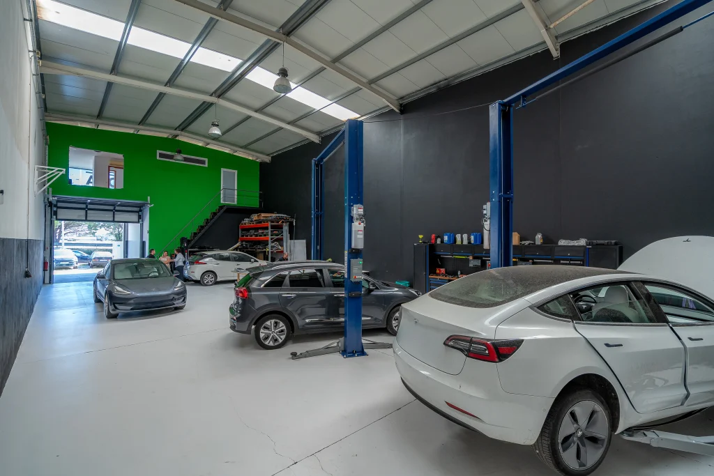 Contactos de oficina de carros elétricos